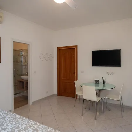 Triple A Few Steps From Tiber * רומא