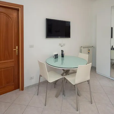 Triple A Few Steps From Tiber Guest house *