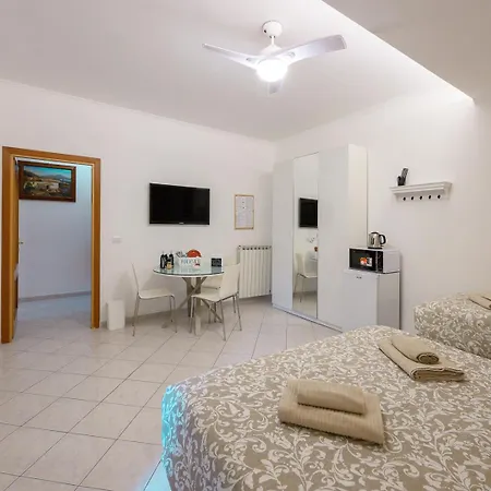 Triple A Few Steps From Tiber 4*